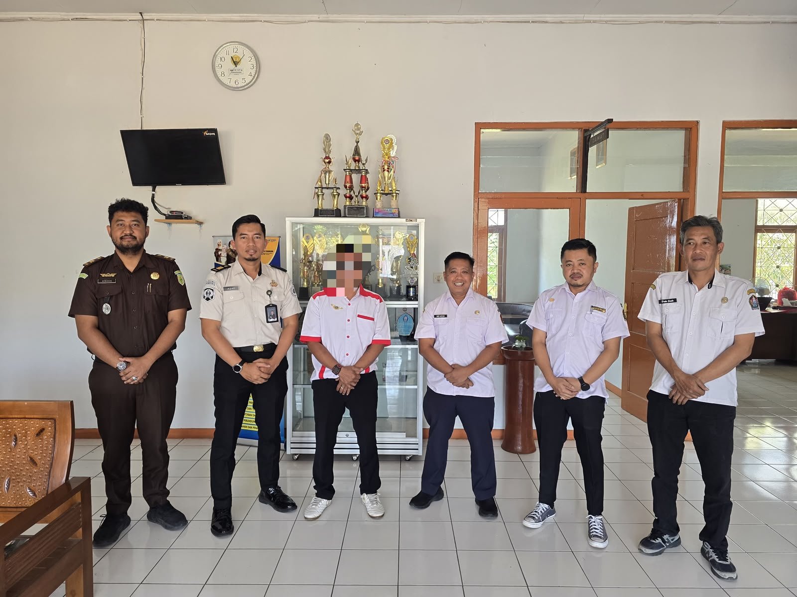 Mengubah Hukuman Menjadi Kebermanfaatan: PK Bapas Magelang Kawal Pelaksanaan Pidana Kerja Sosial Klien Inisial SW di Kecamatan Jumo